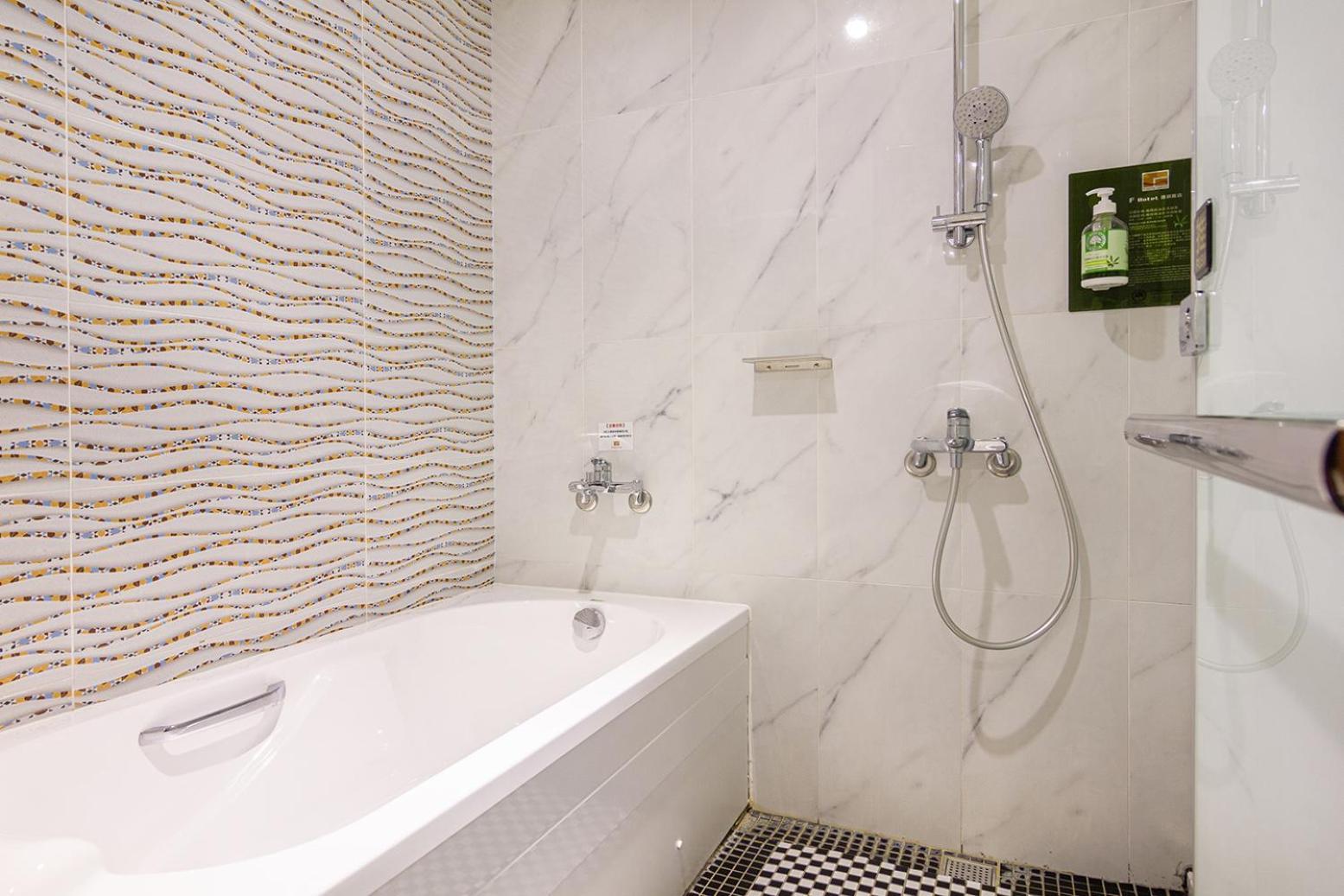 Check Inn New Taipei Luzhou Екстер'єр фото